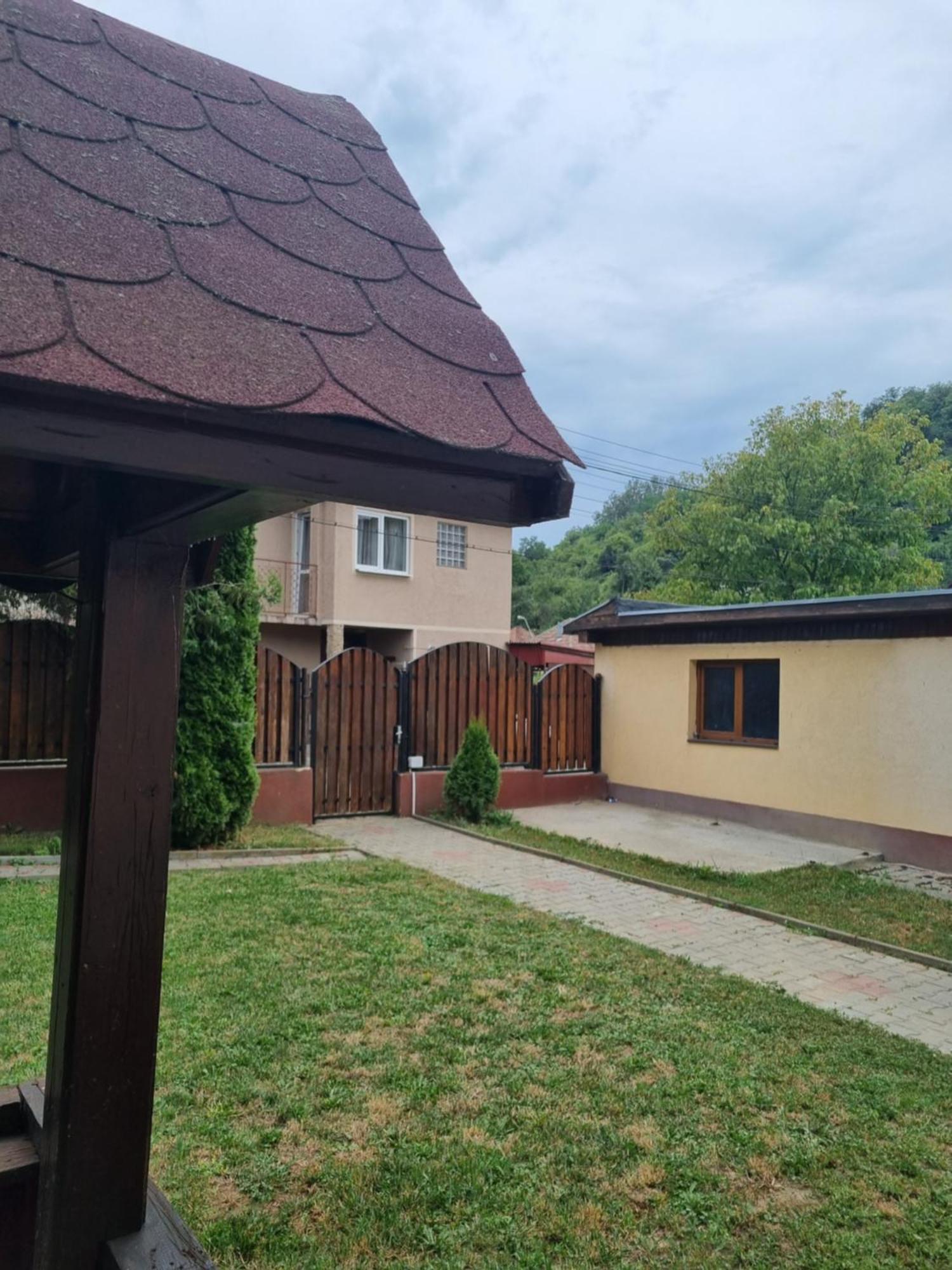 Casa Andreea 度假居 *